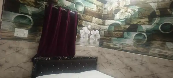 Shri Radha Madhav Guest House