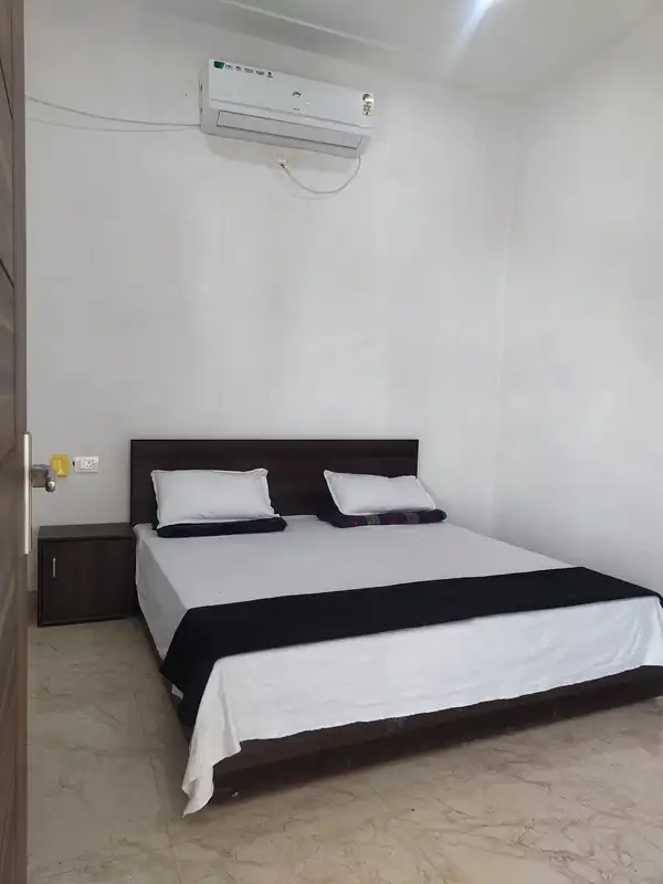 Tosh Guest House And Gusai Ji Restaurant, photo 2