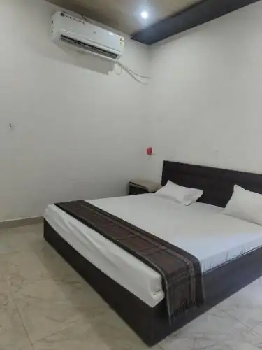 Tosh Guest House And Gusai Ji Restaurant, photo 3